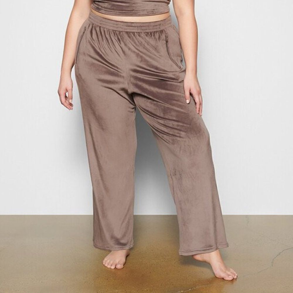 Skims Pants Women’s 2X Light Taupe Brown Velour Wide Leg Plus Size